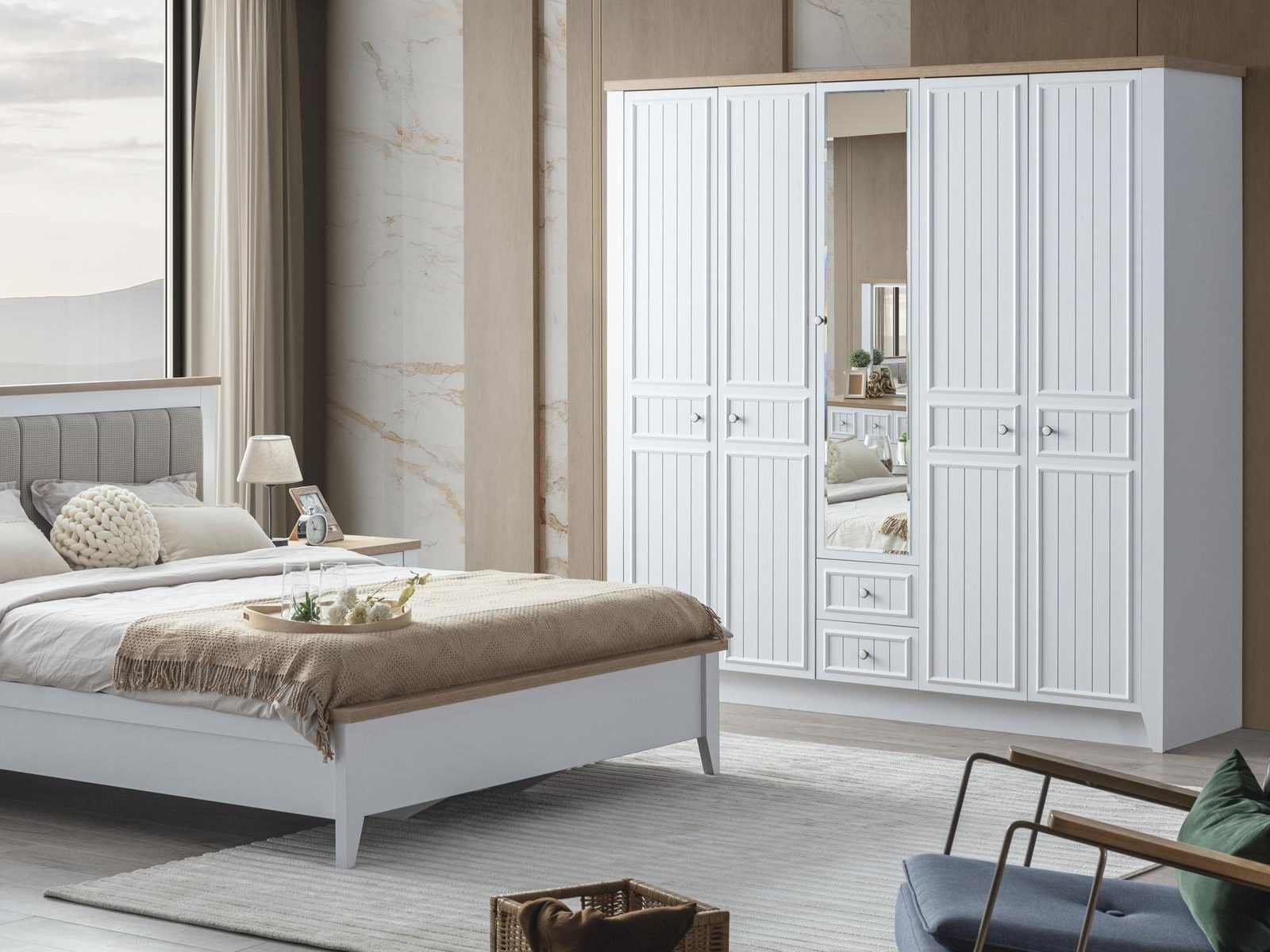 Lora 5 Door Cabinet